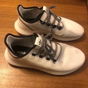 Adidas Tubular sneaker